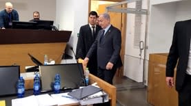 בנימין נתניהו ועמית חדד בדיון במשפט נתניהו (צילום: יעל פרידסון, הארץ)