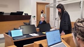 בנימין נתניהו ונועה מילשטיין בדיון במשפט נתניהו (צילום: יעל פרידסון, הארץ)
