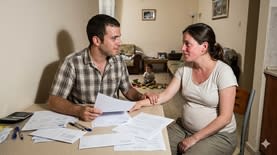 זוג צעיר בחובות צילום: AI