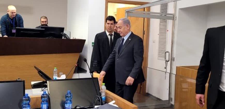 בנימין נתניהו ועמית חדד בדיון במשפט נתניהו (צילום: יעל פרידסון, הארץ) בנימין נתניהו ועמית חדד בדיון במשפט נתניהו (צילום: יעל פרידסון, הארץ)