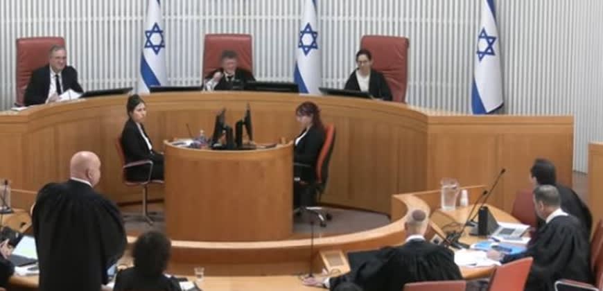 רות רונן, יצחק עמית ויחיאל כשר בדיון היום (צילום: לע"מ, הרשות השופטת)