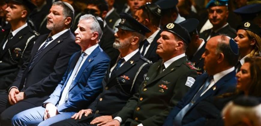 אייל זמיר, דני לוי, דדי ברנע, דוד זיני (צילום: דוברות המשטרה) אייל זמיר, דני לוי, דדי ברנע, דוד זיני (צילום: דוברות המשטרה)