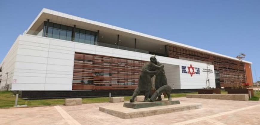 בנק הדם המרכזי (צילום: מד"א)