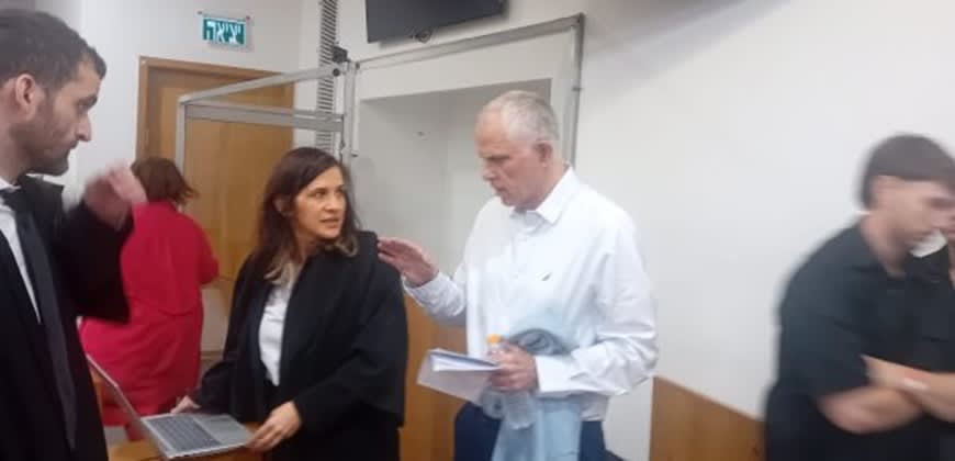נוני מוזס היום במשפט נתניהו (צילום: איתמר לוין)