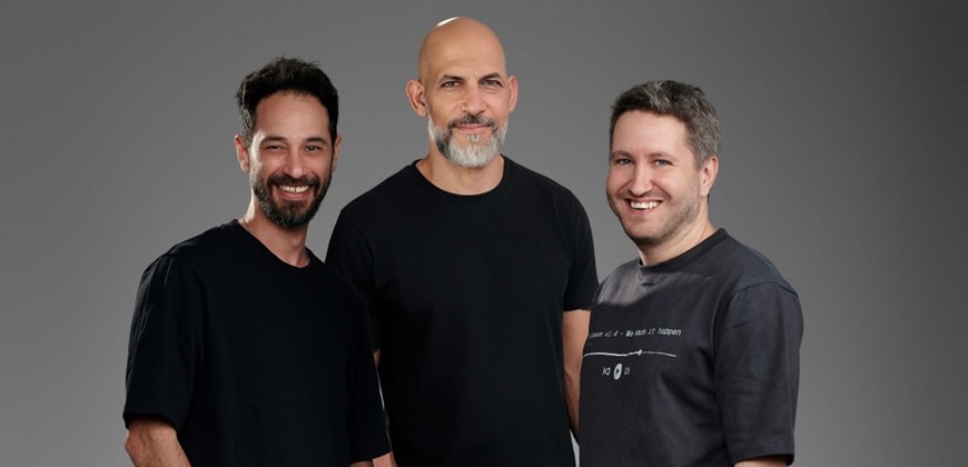 מייסדי Airis Labs - מימין רותם אבלס עמוס להב נועם פרידמן (Eclipse media) מייסדי Airis Labs - מימין רותם אבלס עמוס להב נועם פרידמן (Eclipse media)