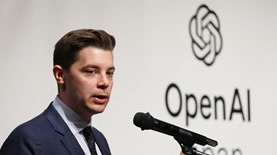 בראד לייטקאפ OpenAI רשתות חברתיות