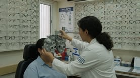 אופטומטריסט (בעזרת גרוק)