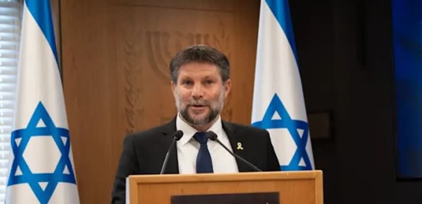 לבוחר לא ממש אכפת שסמוטריץ הוזיל את הדלק (צילום: נגה מלסה, לע"מ) לבוחר לא ממש אכפת שסמוטריץ הוזיל את הדלק (צילום: נגה מלסה, לע"מ)