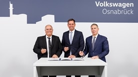 החתימה על ההסכם בין רפאל לסקסוניה תחתית צילום: פריסו גנטש