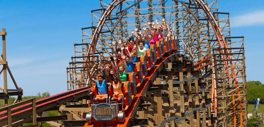 Goliath סיקס פלאגס רשתות חברתיות Goliath סיקס פלאגס רשתות חברתיות