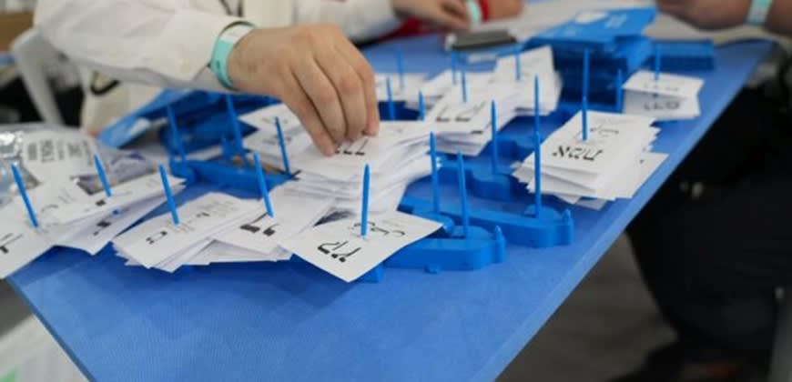 ספירת הקולות בבחירות לכנסת ה-26 (צילום: רועי ידובסקי) ספירת הקולות בבחירות לכנסת ה-26 (צילום: רועי ידובסקי)