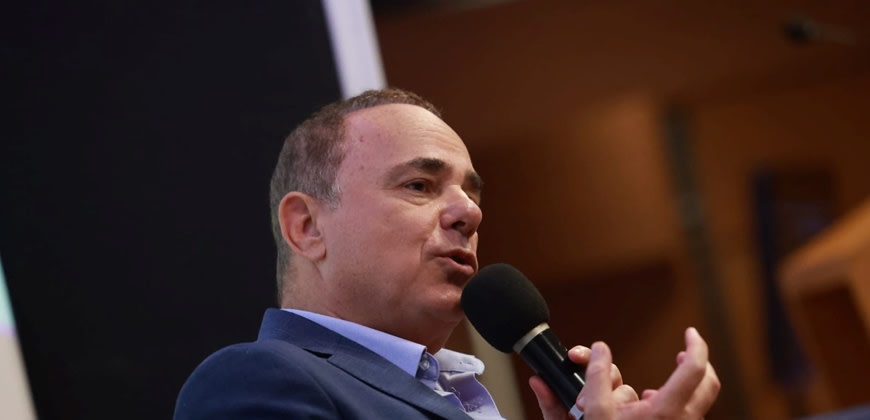 פרופ יובל שטייניץ, יור רפאל, בשיחה בוועידה הכלכלית של ישראל