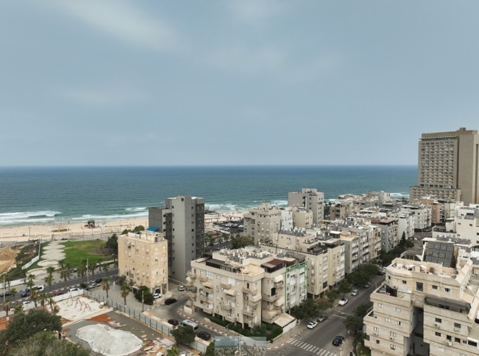 ש