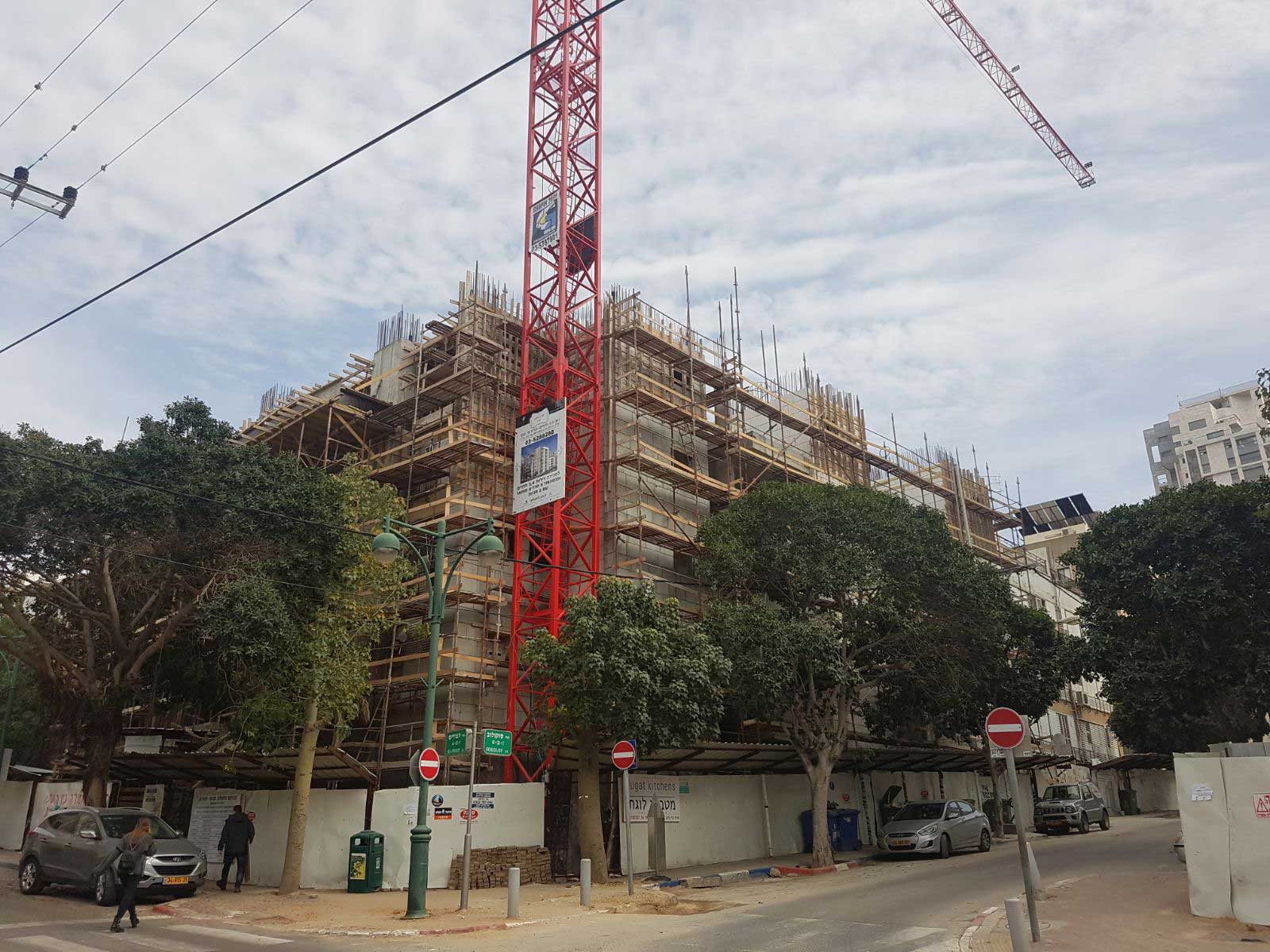 אתר בנייה (מורן ישעיהו)
