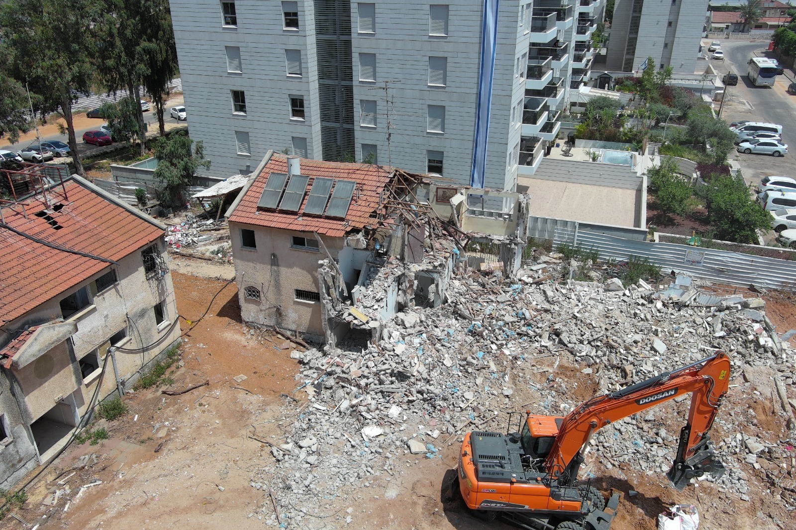 פרויקט התחדשות עירונית (עמוס לוזון צלמים)