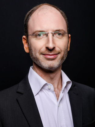 מנכ