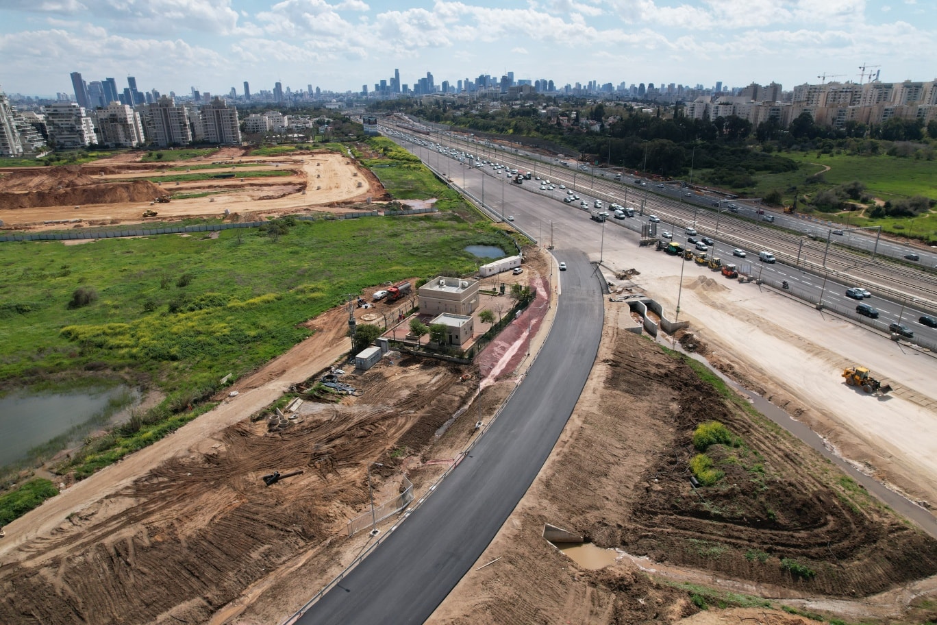 הכניסה לנווה גן (עיריית רמת השרון) הכניסה לנווה גן (עיריית רמת השרון)