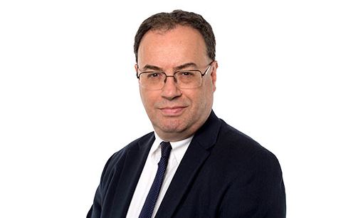 אנדרו ביילי נגיד בנק אנגליה; צילום מסך אתר הבנק, לפי סעיף 27.א לחוק זכויות יוצרים