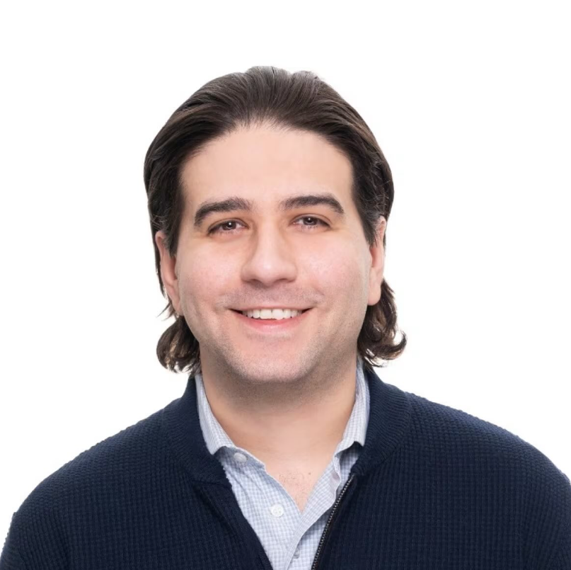 דין סקורה, מנכ