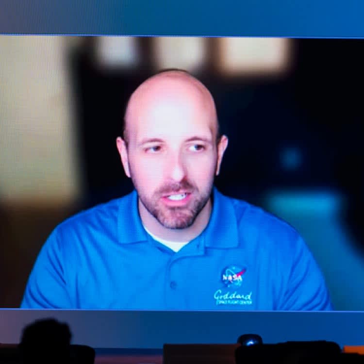 speaker image