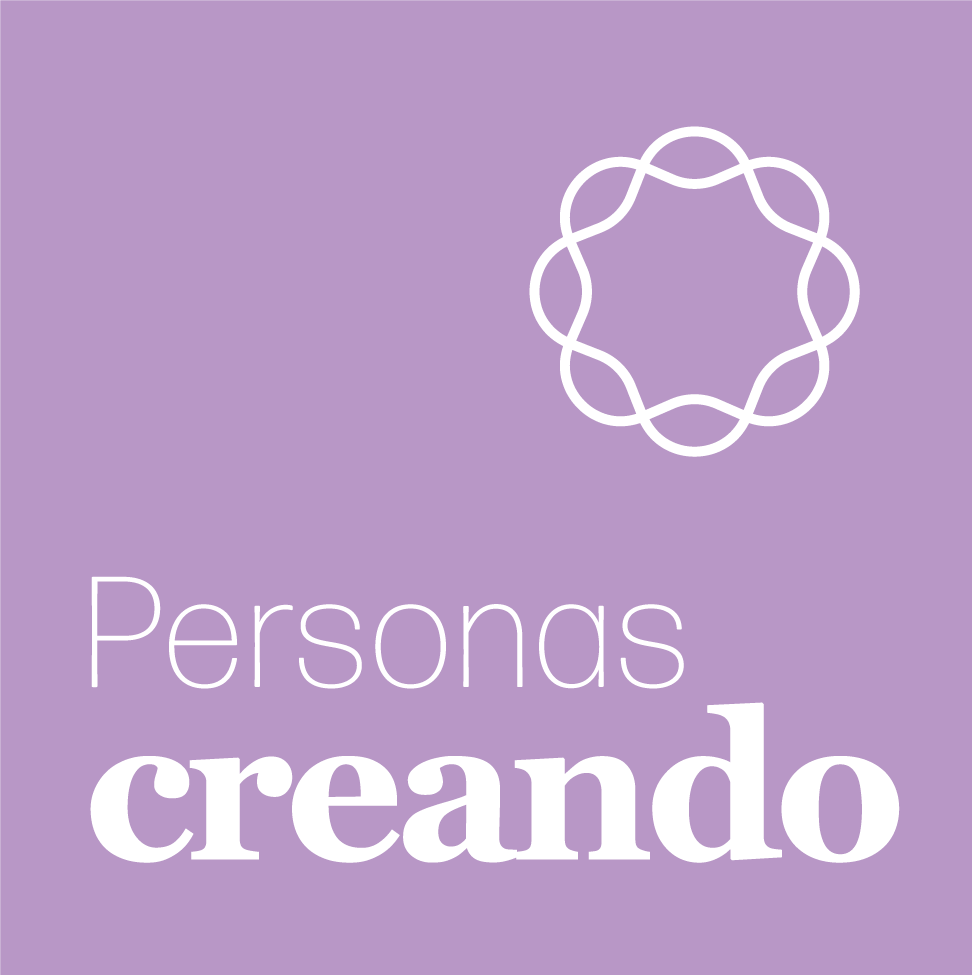 Personas creando