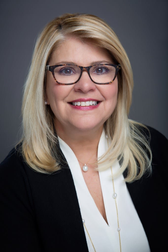 Learn from Elizabeth Hackenson the Chief Information Officer at Schneider Electric. She has over 30 years of experience leading technology operations and initiatives across large-scale complex organizations.