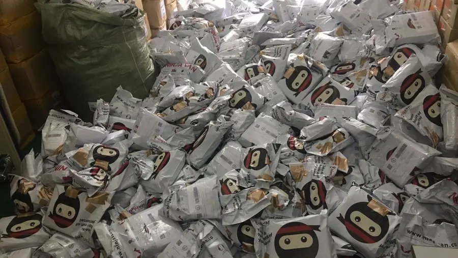 Stok parcel Jus Arabic Gold sedia untuk dipos