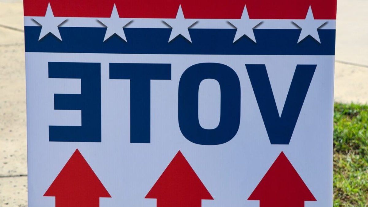 Court blocks FCC rule on election ads - election ads