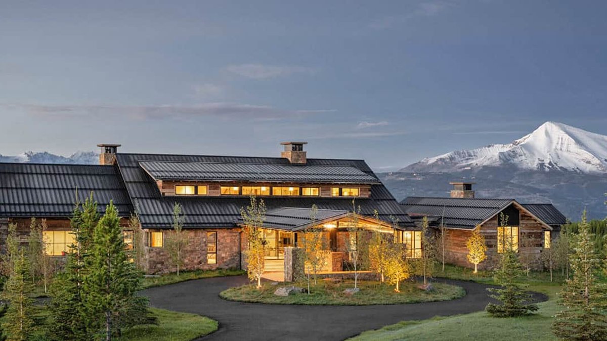 Montana Ski House Offers Picturesque Views - ski house