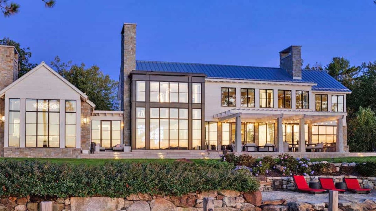 New Hampshire Lake Winnipesaukee Home Offers Escape - lake winnipesaukee modern home