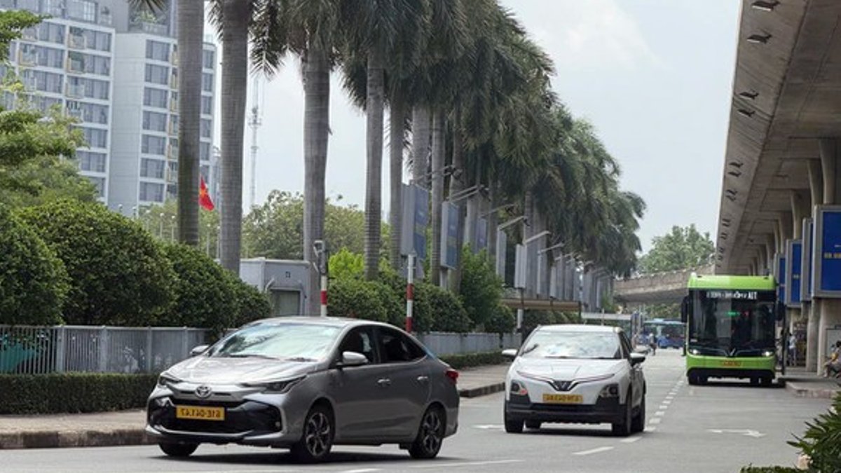 Tan Son Nhat Adds Exit Connecting Terminals - airport exit