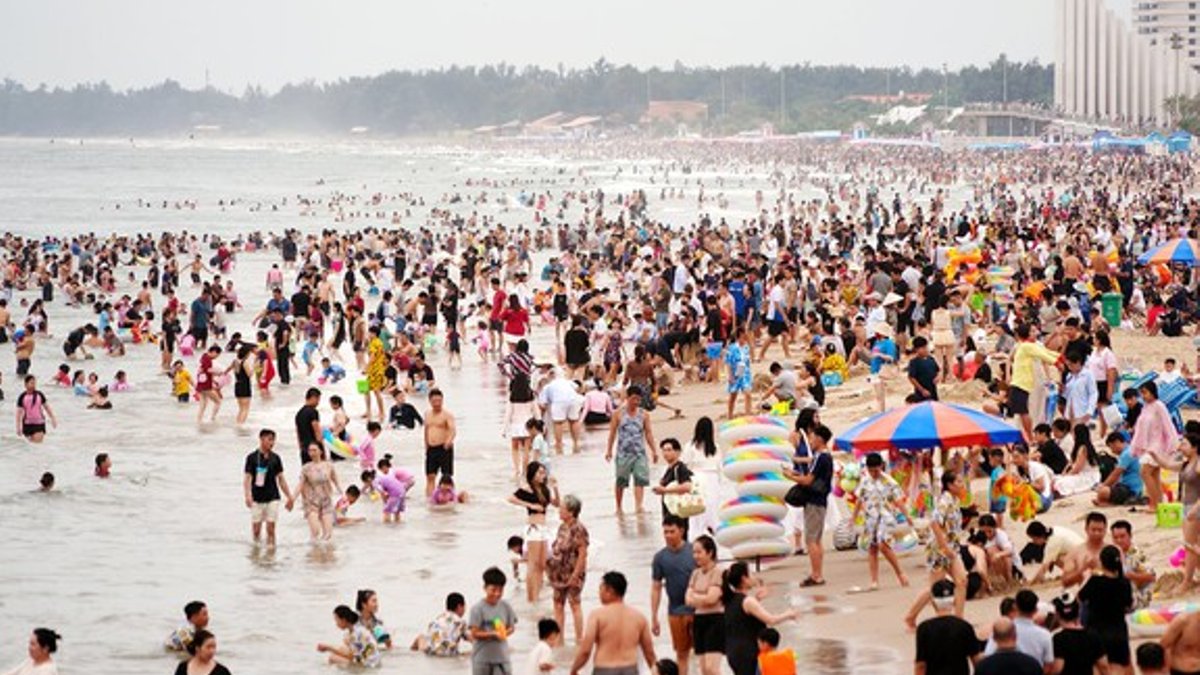 Tuoi Tre News Serves Breakfast on September 1 - vung tau beach