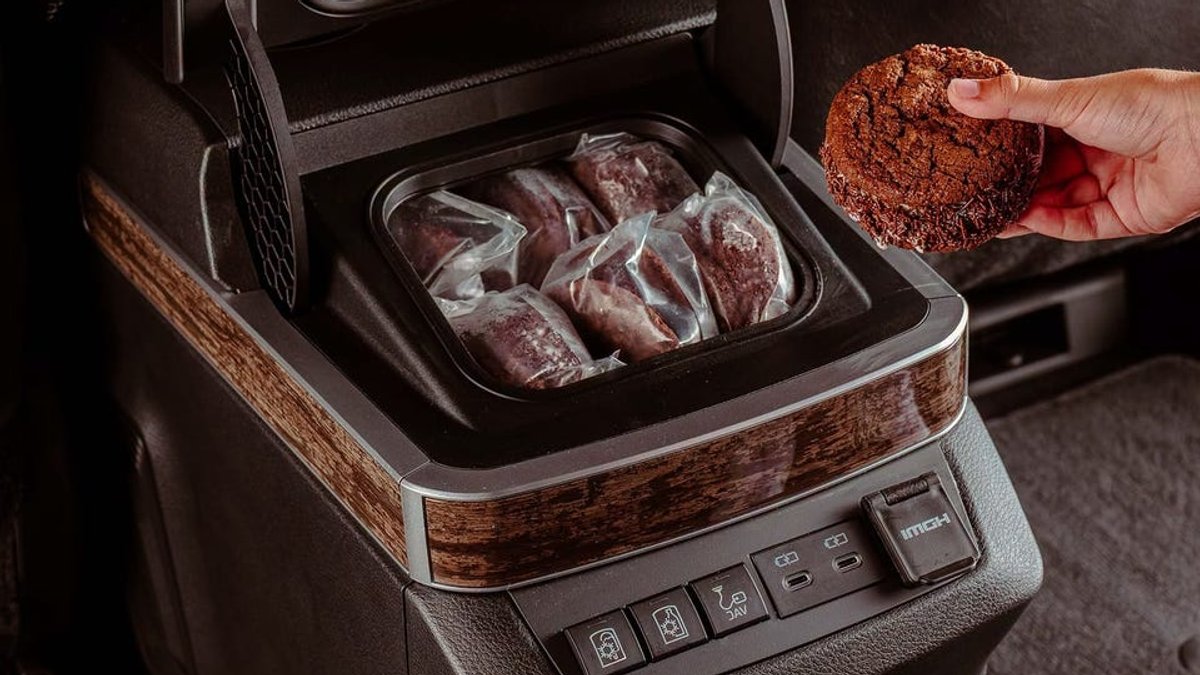 Toyota sells ice cream to promote minivans - toyota minivan