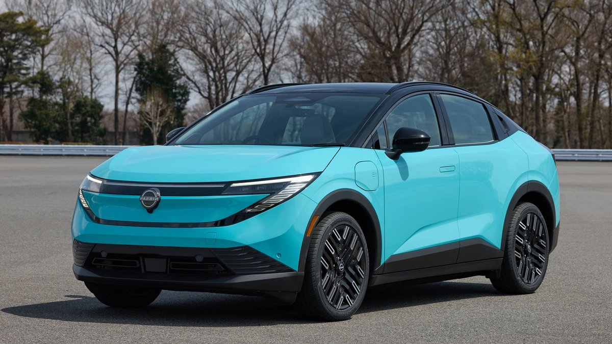Nissan Eyes Lower-Cost Leaf Launch - nissan leaf