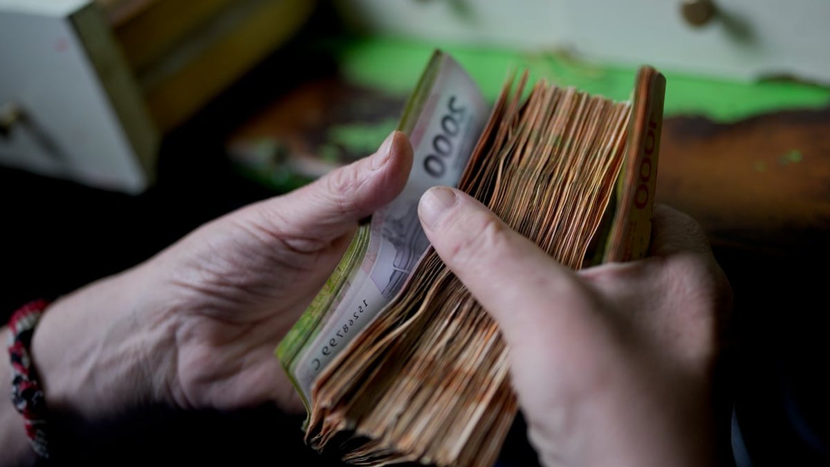 Argentines Face Debt Trap as Deregulation Raises Costs - debt trap