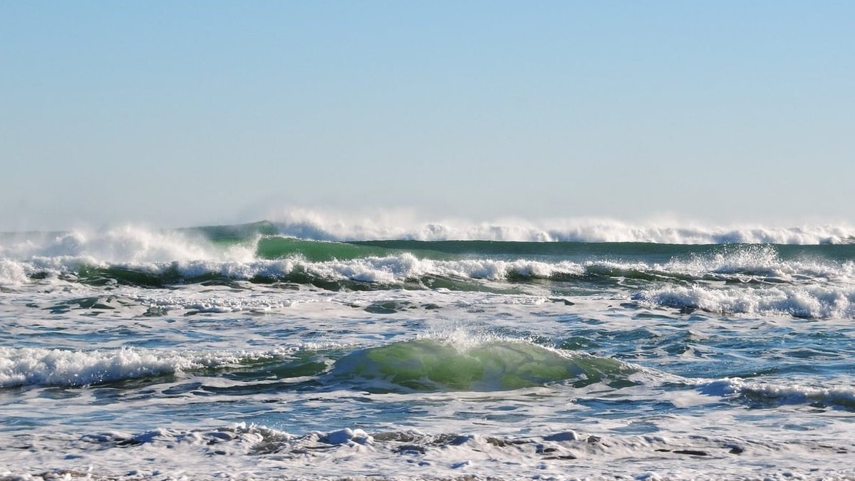 Waves on the Pacific Ocean. (Pixabay image via Courthouse News).