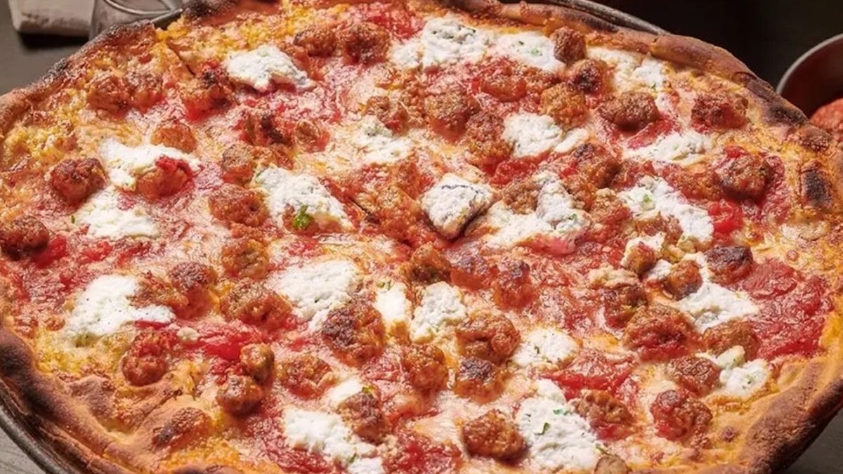 Underrated Pizza Chain Named Best in America - best pizza chain