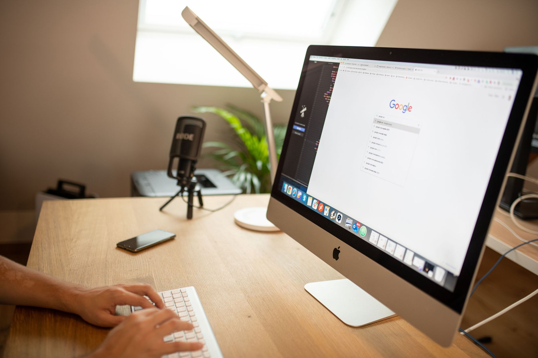 How to Optimize for Featured Snippets, Voice Search & AI Answers (AEO Guide)