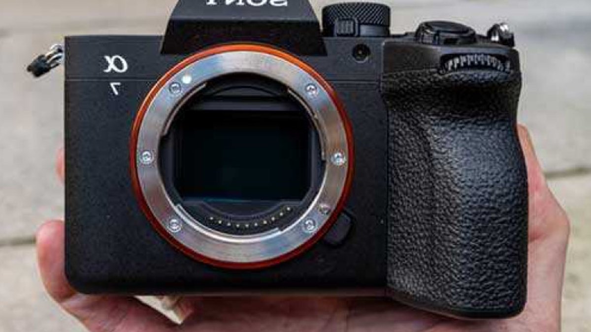 Sony A7 V review highlights major sensor and autofocus upgrades - sony a7 v
