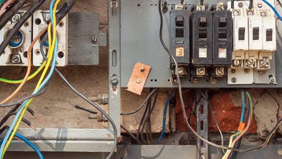 Old Wiring Raises Energy Bills and Fire Risks - old wiring