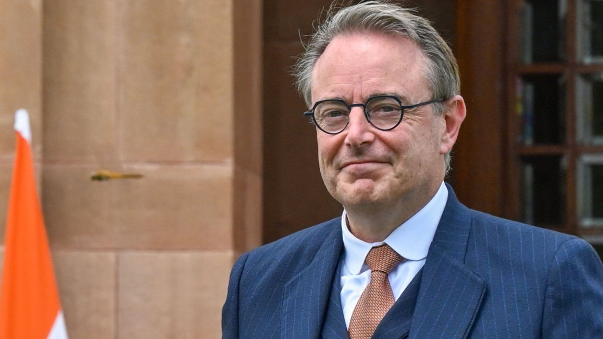 De Wever proposes €10bn savings plan to cut deficit De Wever proposes €10bn savings plan to cut deficit - deficit plan savings