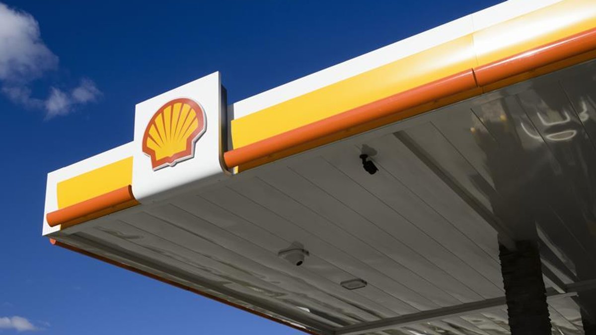 Shell loses bid to block lawsuit over Niger Delta spills - niger delta spills
