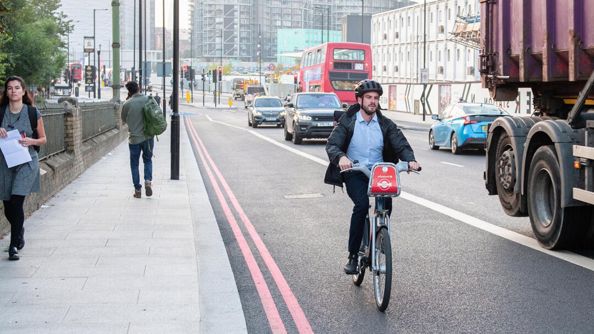 Environment Agency cuts business miles and emissions with travel hierarchy Environment Agency cuts business miles and emissions with travel hierarchy - travel hierarchy