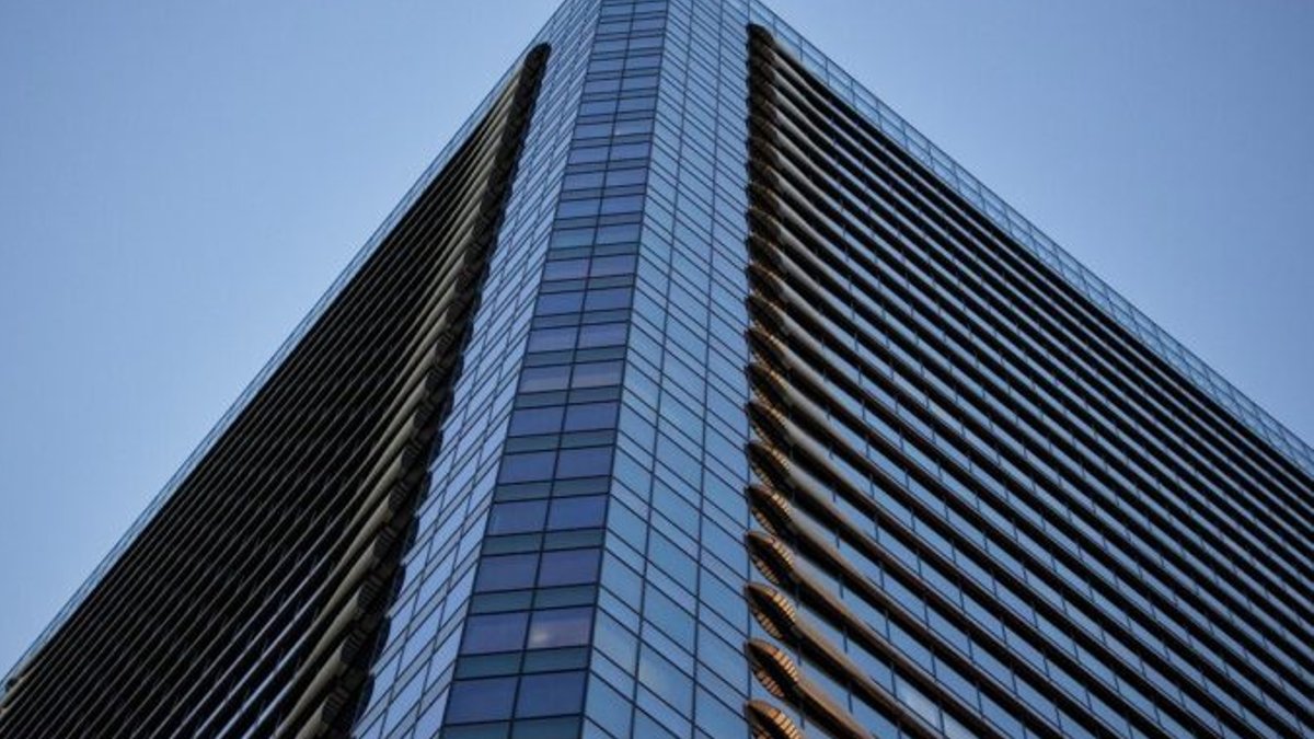 Fintech firms seek banking licenses - fintech banking