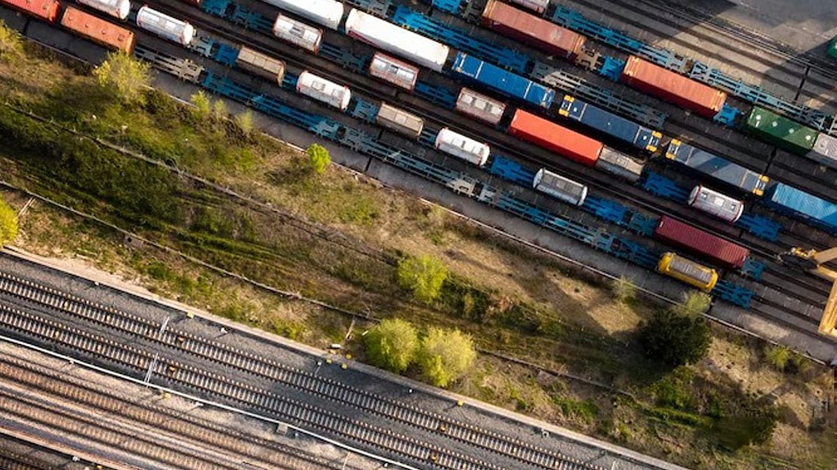 Balmer Lawrie shifts focus to domestic logistics and travel growth Balmer Lawrie shifts focus to domestic logistics and travel growth - domestic logistics growth