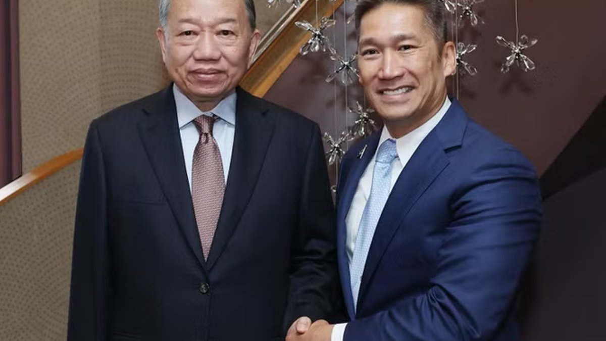 Vietnam Leader Meets Acting US Navy Secretary - vietnam us navy