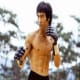 5 ejercicios abdominales básicos de Bruce Lee