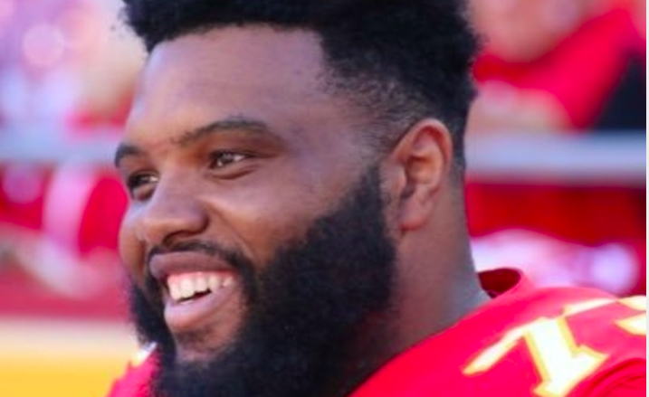 Kansas City Chiefs Player Gifts Homeless Man With Playoff Game Tickets After He Helps Him Get To His Game