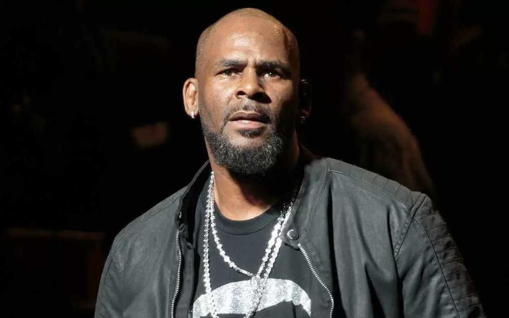 FBI Investigating R. Kelly For Allegedly Orchestrating Cross-Country Trip For Teenage Girl In 2015