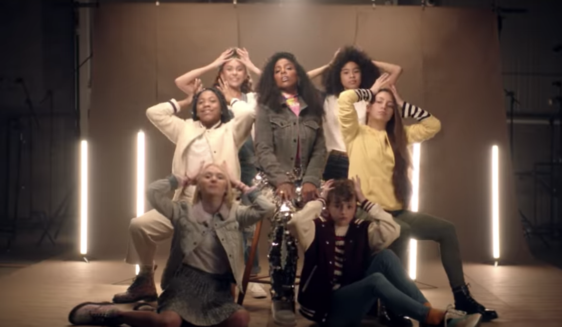 Kelly Rowland's New Music Video 'Crown' Is The Best Clapback To Natural Hair Critics